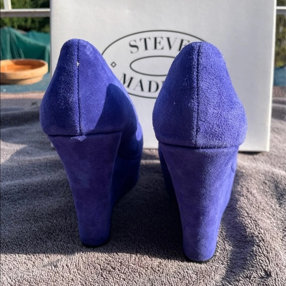 Blue Suede Steve Madden Wedges - Picture 4 of 8